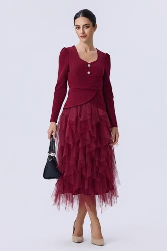 فستان عنابي بطبقات تول