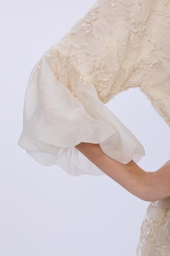 فستان بيج فاتح ميدي