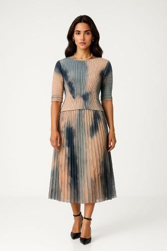 طقم لوريكس بلوزة وتنورة بطبعة مموهه