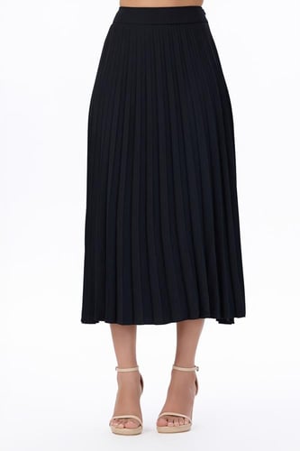 تنورة كلوش بكسرات ميدي