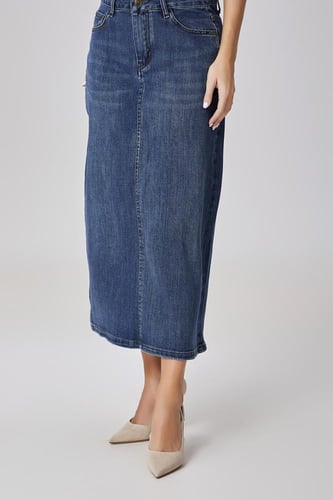 تنورة جينز متوسطة الطول بفتحة خلفية