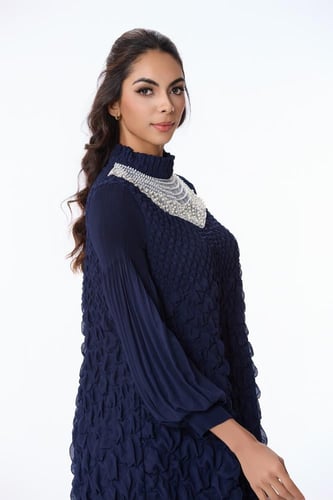 فستان بليسيه بياقة لؤلؤ