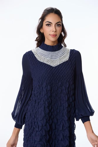 فستان بليسيه بياقة لؤلؤ