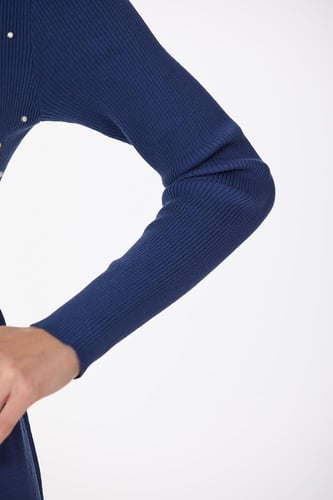 فستان صوف مع لؤلؤ