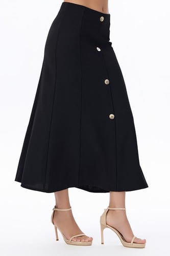 تنورة بأزار ذهبية