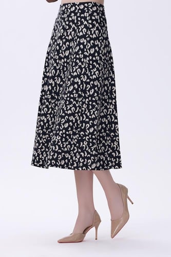 تنورة ميدي مطبوعة بنقشة ناعمة