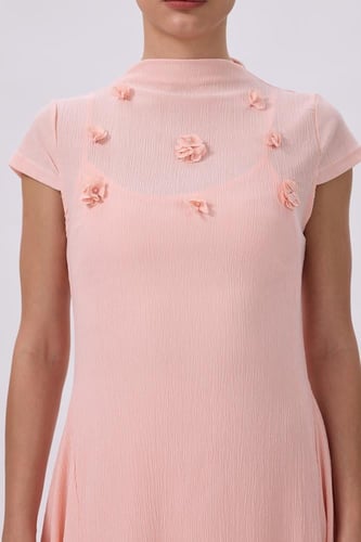 فستان ميدي وردي بتطريز زهور