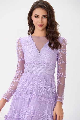 فستان دانتيل ليلكي مع كلف