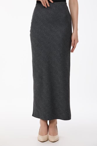 تنورة صوف ناعم