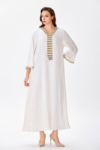 جلابية كتان كلاسيكية بتقليم ذهبي