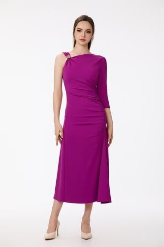 فستان كريب فوشي بكتف روماني