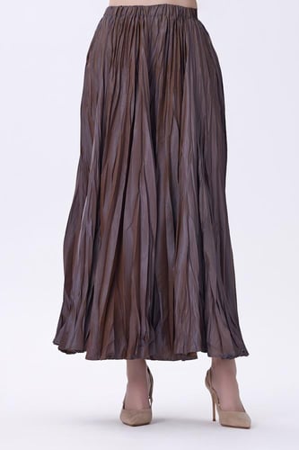 تنورة ماكسي بليسيه حريرية باللون البني