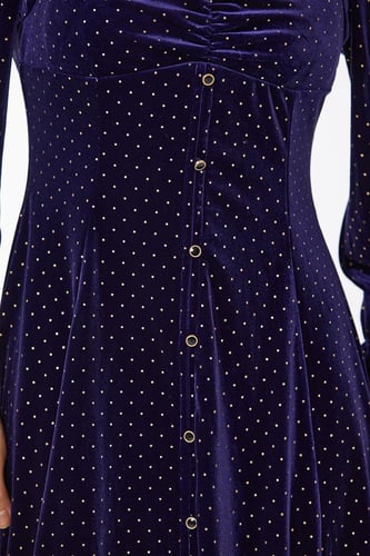 فستان مخمل بنفسجي