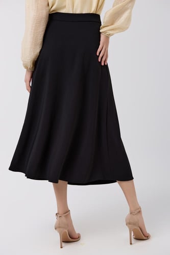 تنورة كريب اسود ناعم