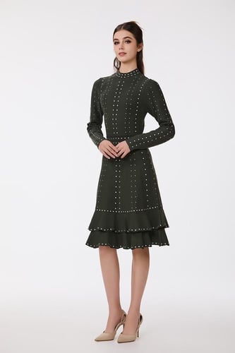 فستان استرتش زيتي مع اكسسوار