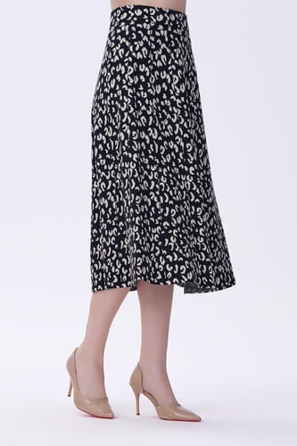 تنورة ميدي مطبوعة بنقشة ناعمة