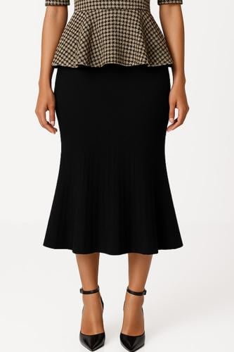 تنورة ميدي أسود