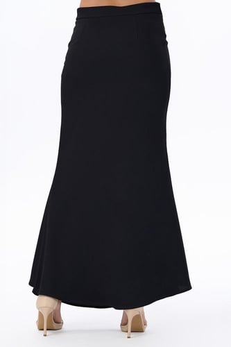 تنورة سوداء ماكسي بقصة ناعمة