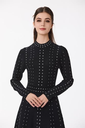 فستان استرتش اسود مع اكسسوار