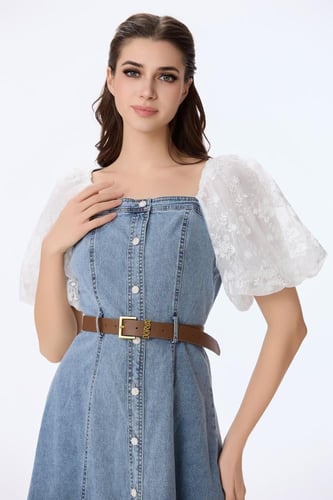 فستان جينز مع دانتيل