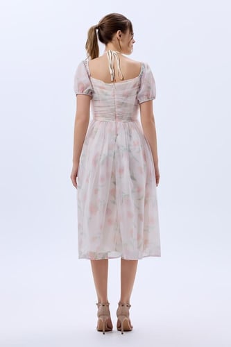 فستان تول مع نقشة الور