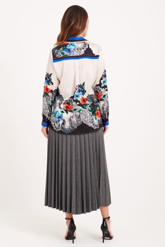 بلوزة ساتين اوف وايت