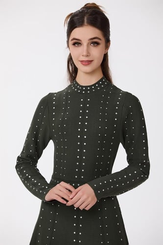 فستان استرتش زيتي مع اكسسوار