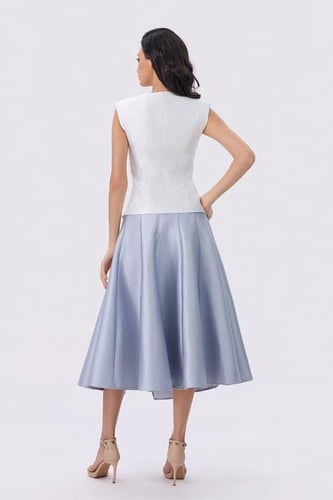 طقم أنيق بفيست مطرز وتنورة ميدي واسعة