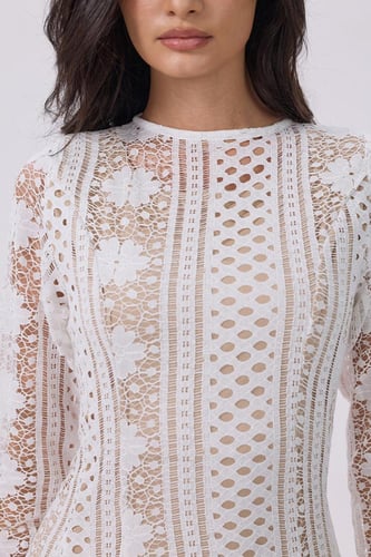 فستان أبيض طويل دانتيل أكمام طويلة | Prando