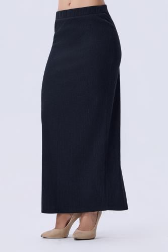 تنورة ضيقة سوداء شتوي