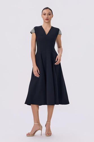 فستان اسود ميدي