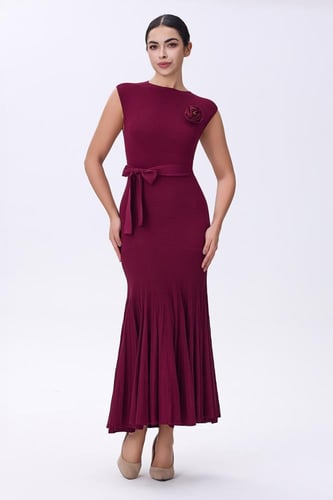 فستان شتوي عنابي بدون أكمام بربطة خصر