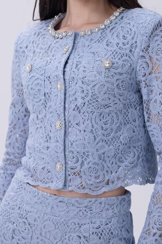 طقم دانتيل أزرق فاتح بتفاصيل لؤلؤية