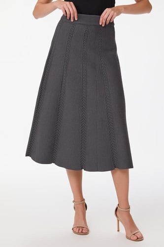 تنورة استرتش بحياكة بارزة