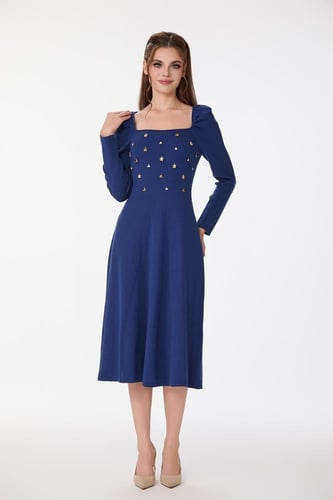 فستان صوف مع اكسسوار