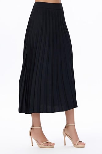 تنورة كلوش بكسرات ميدي