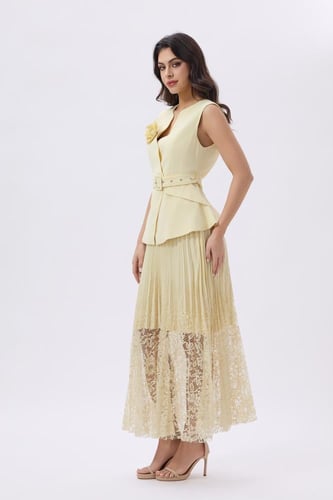 طقم أصفر أنيق بلوزة وتنورة ميدي بكسرات | Prando