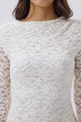 فستان ميدي دانتيل اوف وايت عاجي بأكمام طويلة