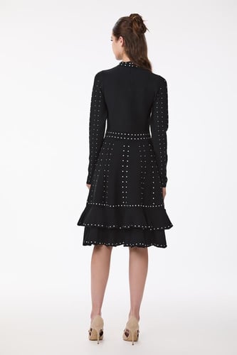 فستان استرتش اسود مع اكسسوار