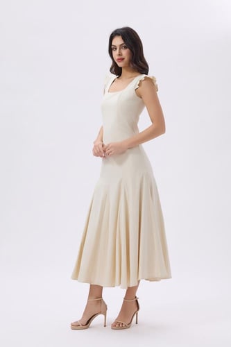 فستان ميدي بيج بقصة أنثوية وكشكش أكتاف | إطلالة را...