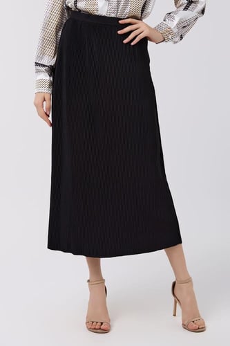 تنورة كريب بليسيه ناعم