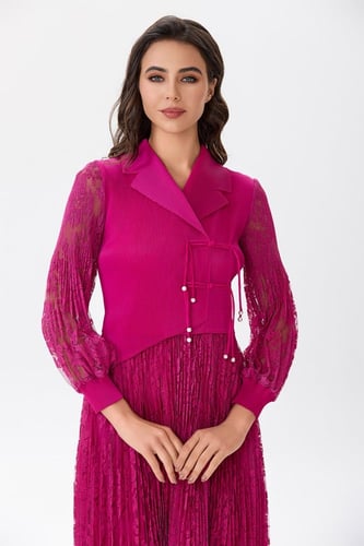 فستان بليسية مع أكمام دانتيل