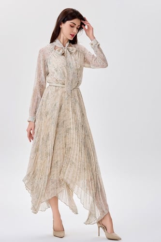 فستان شيفون برباط على الياقة