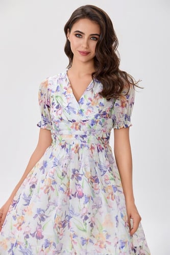 فستان أورغنزا بثنيات على الخصر