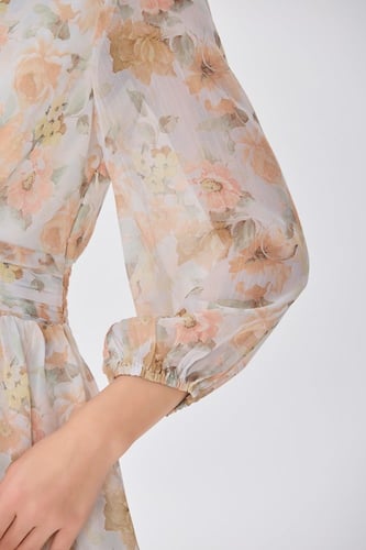 فستان شيفون بيج بنقشة الزهور الترابية