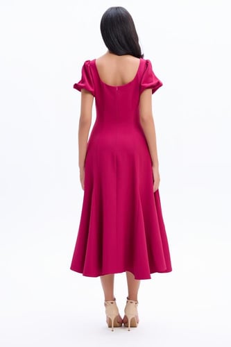 فستان فوشي بياقه مربعة