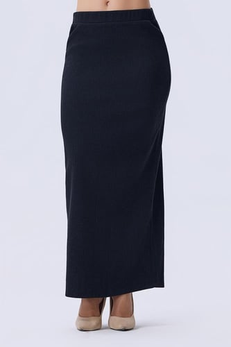 تنورة ضيقة سوداء شتوي