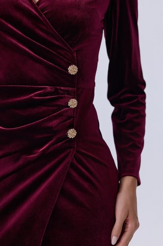 فستان مخمل عنابي