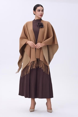 شال بيج مفتوح