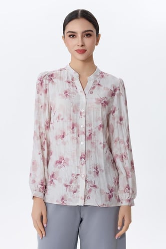 بلوزة بطبعة ورود بلون وردي